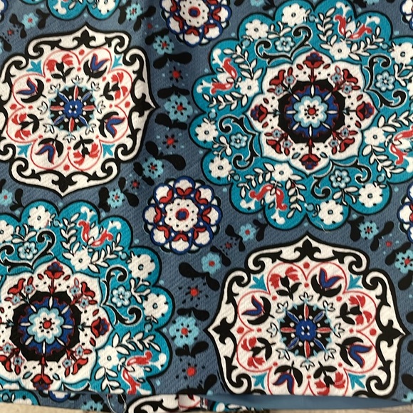 Ann Taylor Loft  Floral medallion Pencil Skirt Size 6Petite (NWOT) - Picture 5 of 11